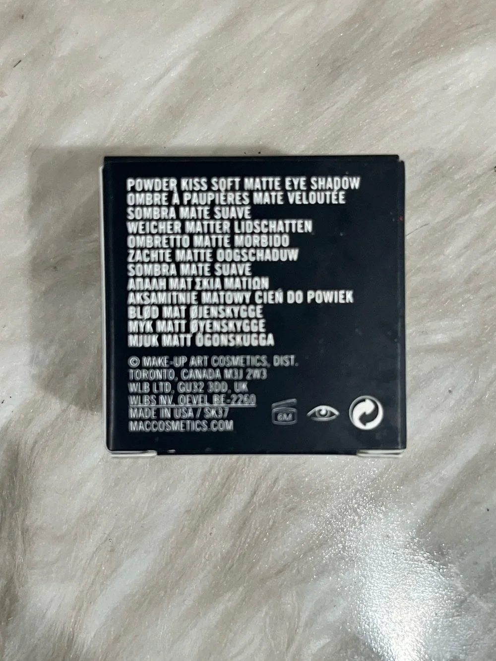NEW MAC Cosmetics So Haute Right Now Powder Kiss Soft Matte Pigmented Eyeshadow